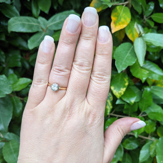 vvs diamond ring on hand