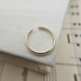 solid gold wire toe ring