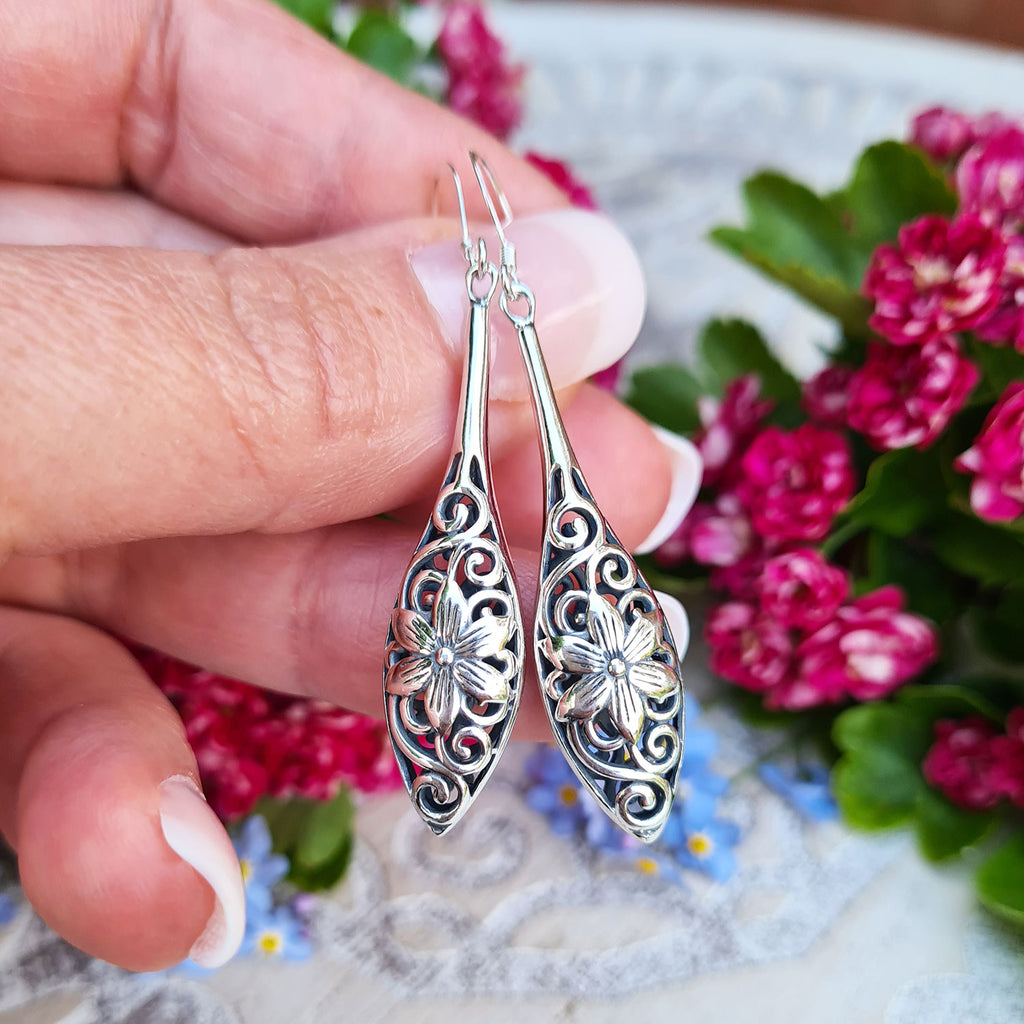 Vintage Style Filigree Torpedo Drop Dangle Earrings in Silver
