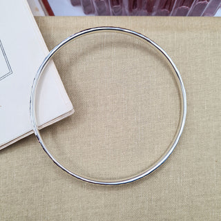 ladies solid silver bangle