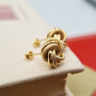women's knot stud in 9k gold