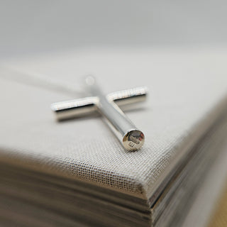 hallmarked memorial cross in sterling silver