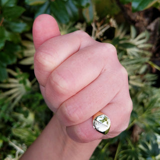 close up of ladies signet ring