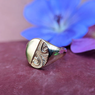 ladies pinky ring in solid gold