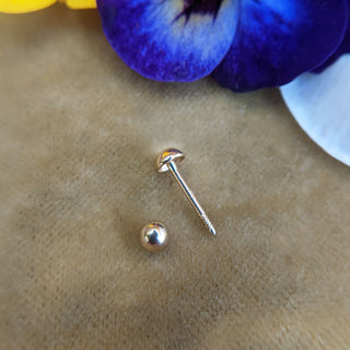 threaded post on cartilage stud with screw ball