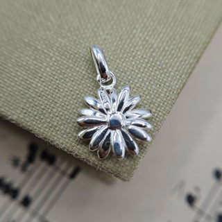 Small Silver Daisy Pendant