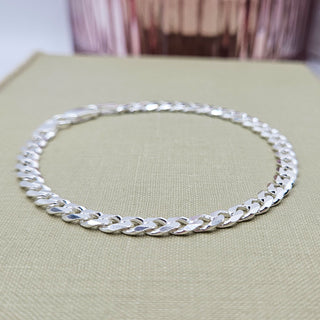 5.5mm wide bevelled links on curb bracelet