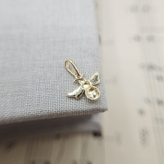 underside of 9K bee charm