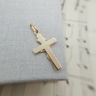 plain and polished reverse on 9K crucifix