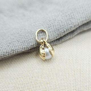 tiny 9K gold shell charm