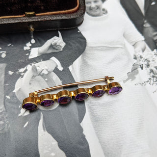 amethyst brooch in solid 9K gold