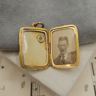inside of 15ct gold photo locket from 1918