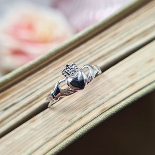 celtic claddagh ring in sterling silver