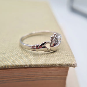 side profile of 925 sterling silver claddagh ring