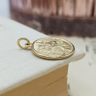 Solid 9ct Gold Round St Christopher Pendant | 1.7cm