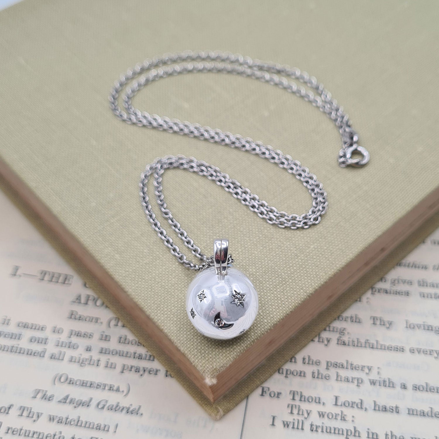 Solid silver clearance ball locket