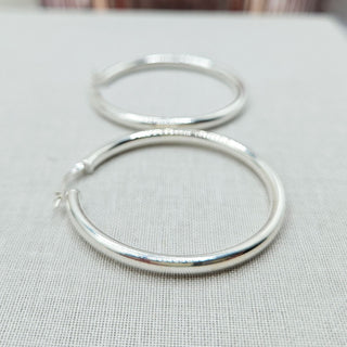 3.4cm round hoop earrings in silver