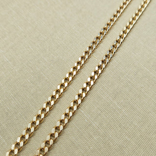 heavy bevelled close curb chain in 9ct gold