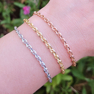 ladies gold prince of wales bracelet in 7.5 inch length