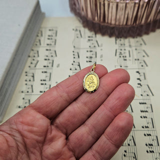 Small Gold Oval St Christopher Pendant | 1.7cm