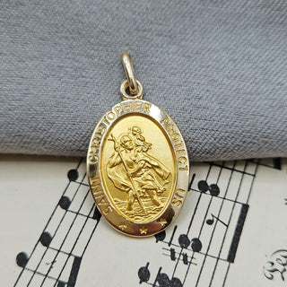 Medium Gold Oval St Christopher Pendant | 2.1cm