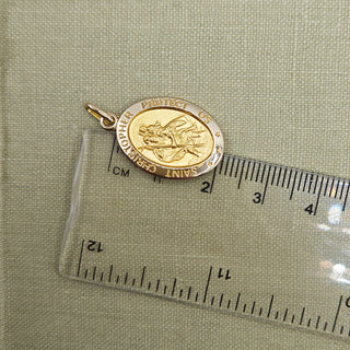 Medium Gold Oval St Christopher Pendant | 2.1cm