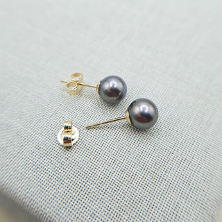 black pearl earrings