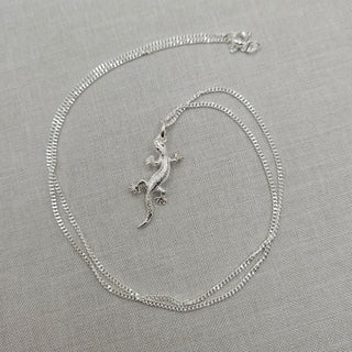 lizard pendant and chain necklace in silver