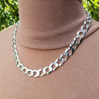 picture of men's heavy silver curb chain being worn