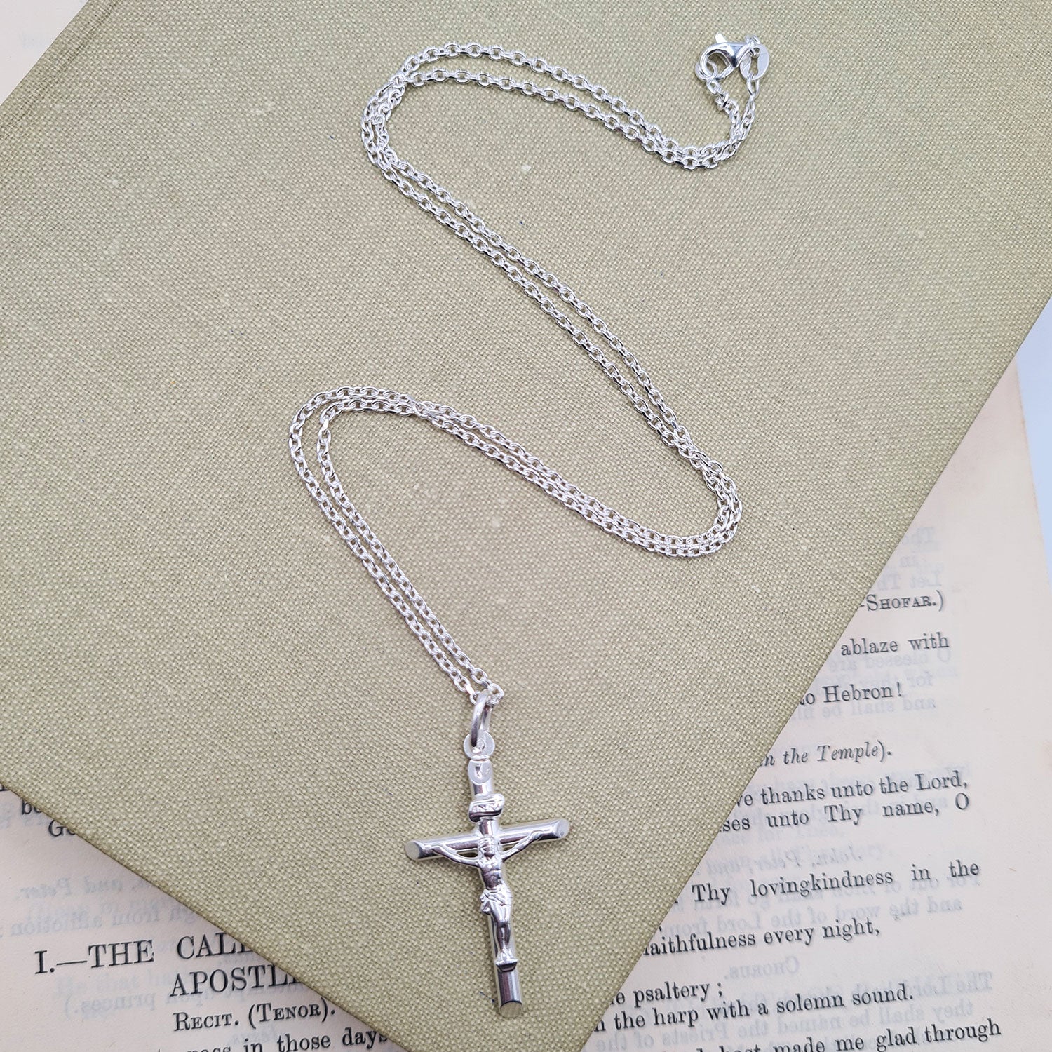 sterling silver crucifix necklace