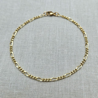 ladies dainty figaro bracelet in 9ct gold