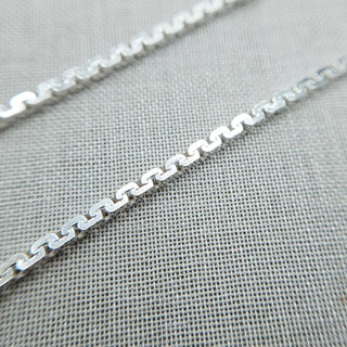 square chain anklet with decorative cobra links