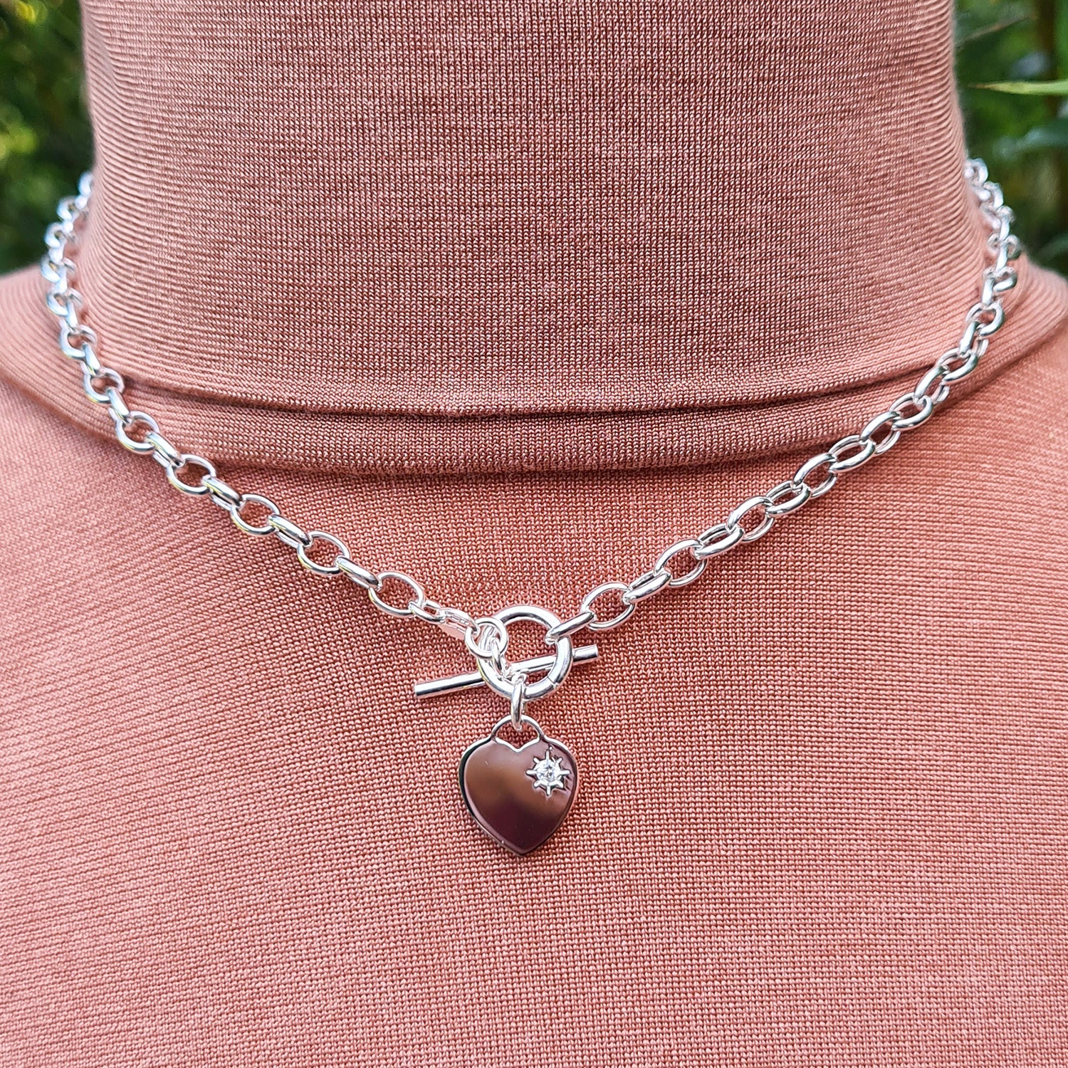 Silver belcher necklace with outlet heart