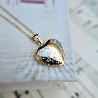 small 9K gold photo locket pendant