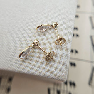 pear stud earrings in 9ct gold
