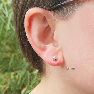 5mm white ball stud in ear