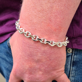 men's silver belcher bracelet on wrist