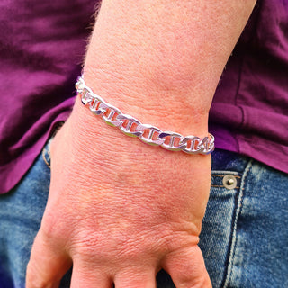 men's anchor bracelet on wrist