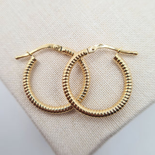 9ct yellow gold ribbed hoop earrings