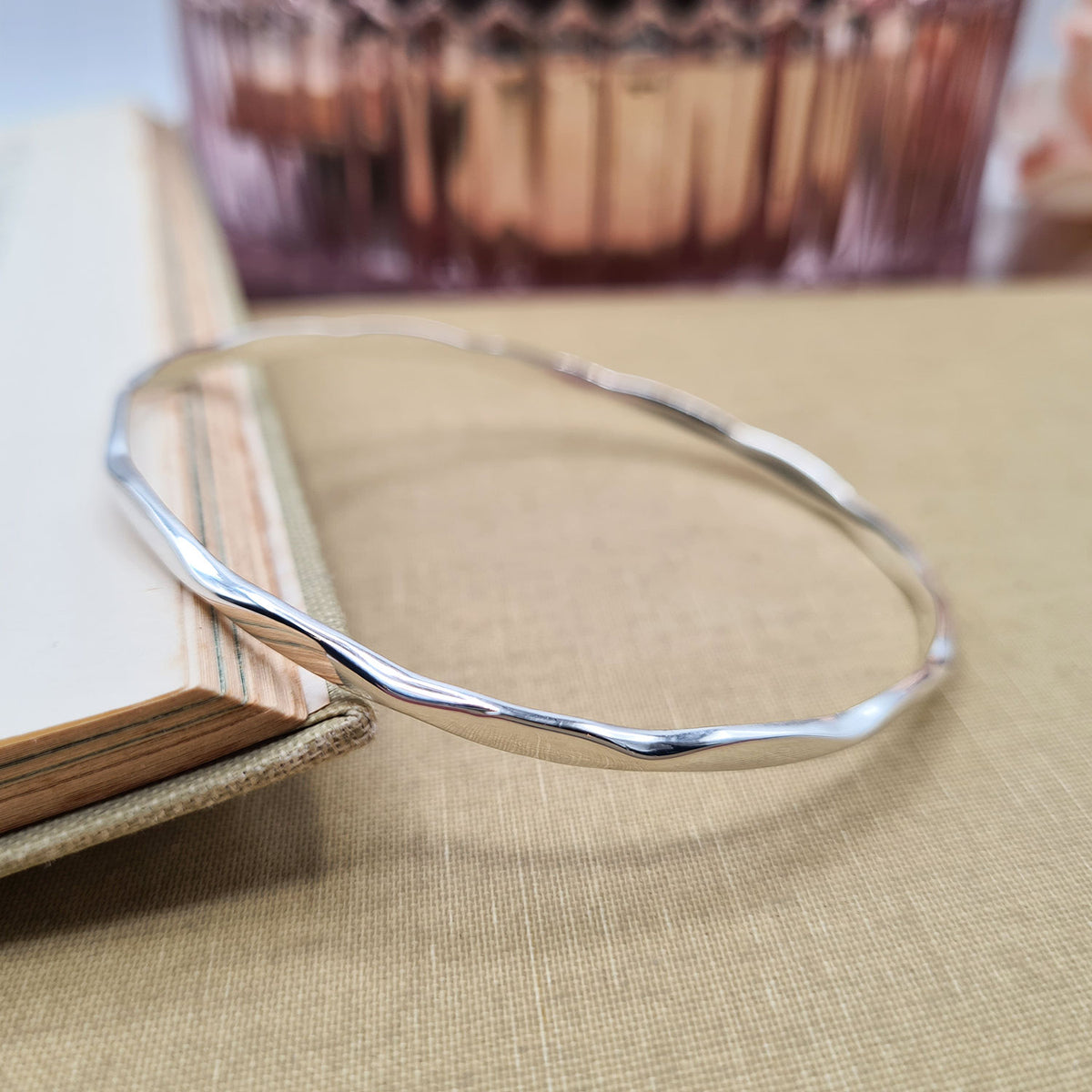 women&#39;s sterling silver faceted slave bangle