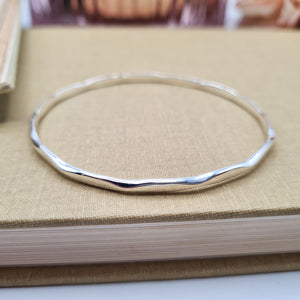 side profile of solid sterling silver bangle