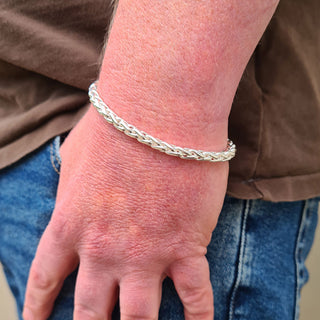 men's spiga chain shown on wrist