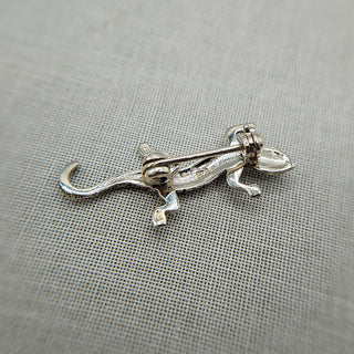 secure pin closure on lizard brooch