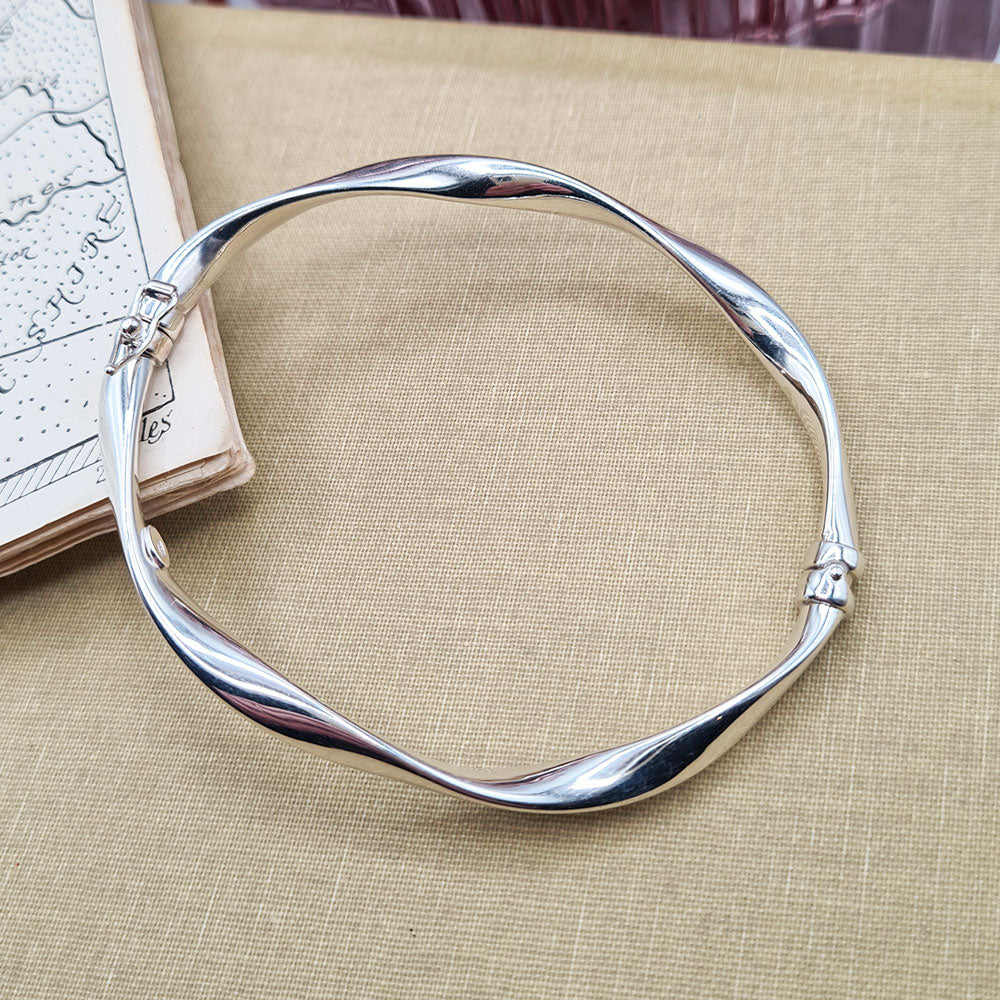 women&#39;s twisted hinge bangle in sterling silver