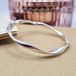 ladies twist bangle in 925 silver