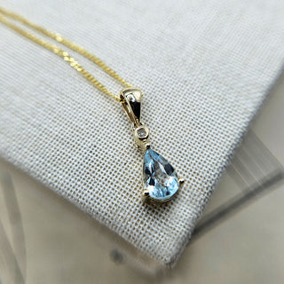 dainty yellow gold aquamarine pendant necklace