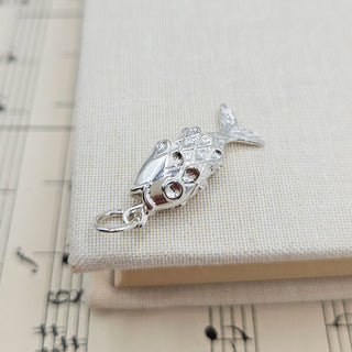 moveable silver fish charm