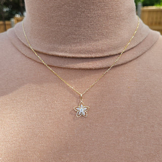 flower pendant and chain in 9ct gold
