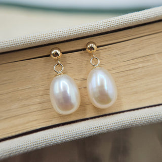 pearl drop earrings in 9ct gold