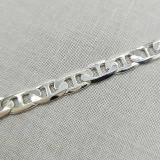 close up view of the solid silver anchor links